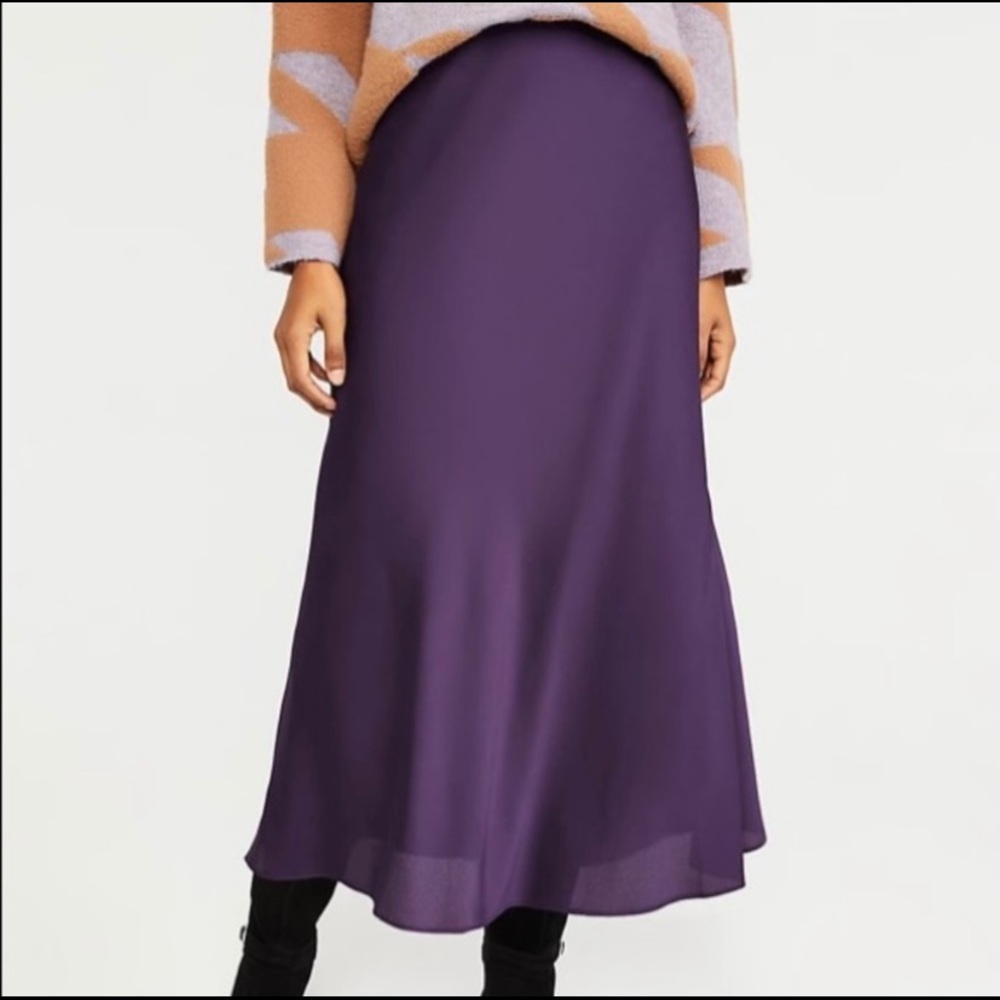 🌷*SOLD*🌷Satin MIDI Slip Skirt